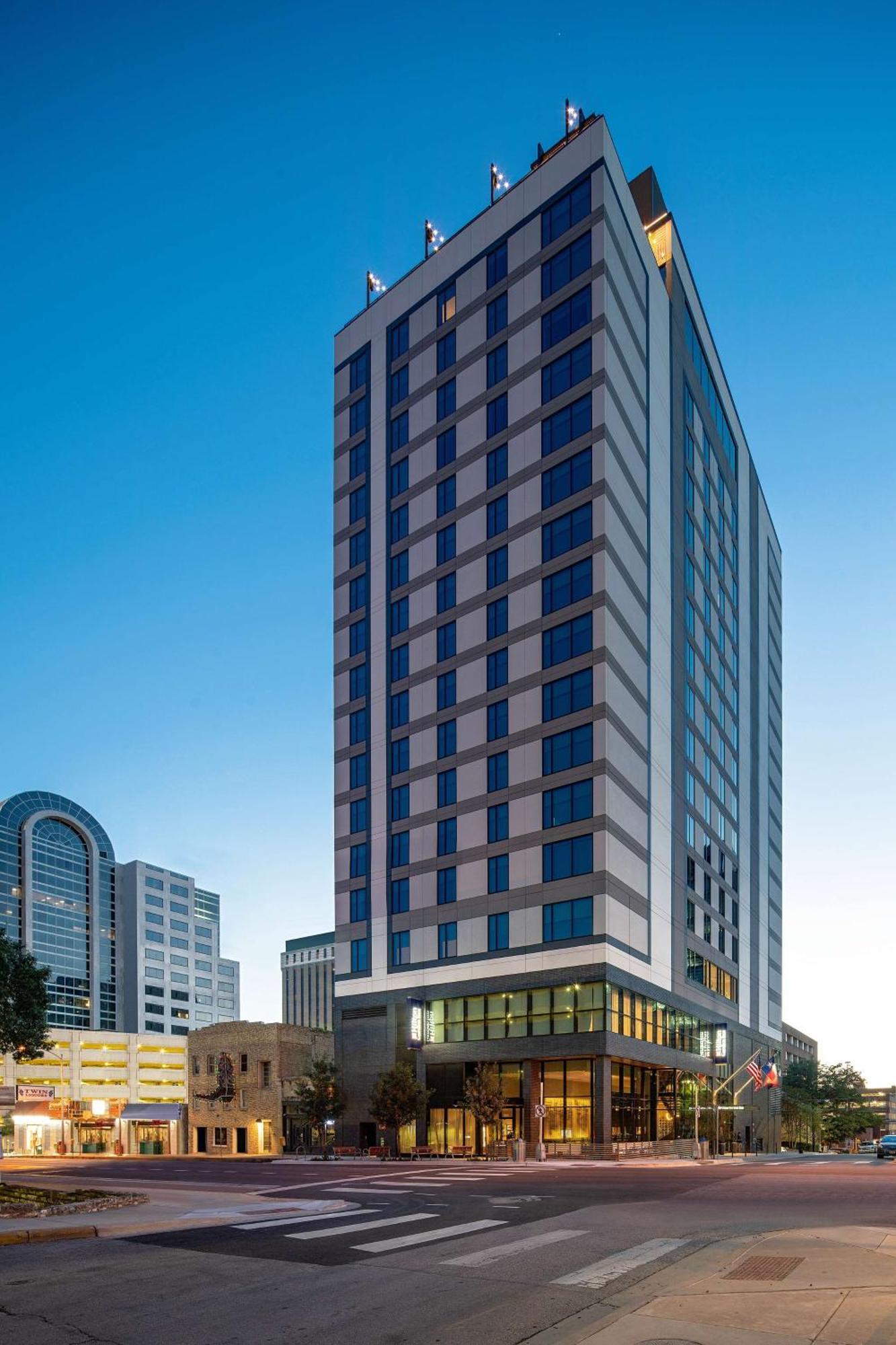 Hilton Garden Inn Austin University Capitol District Exterior foto