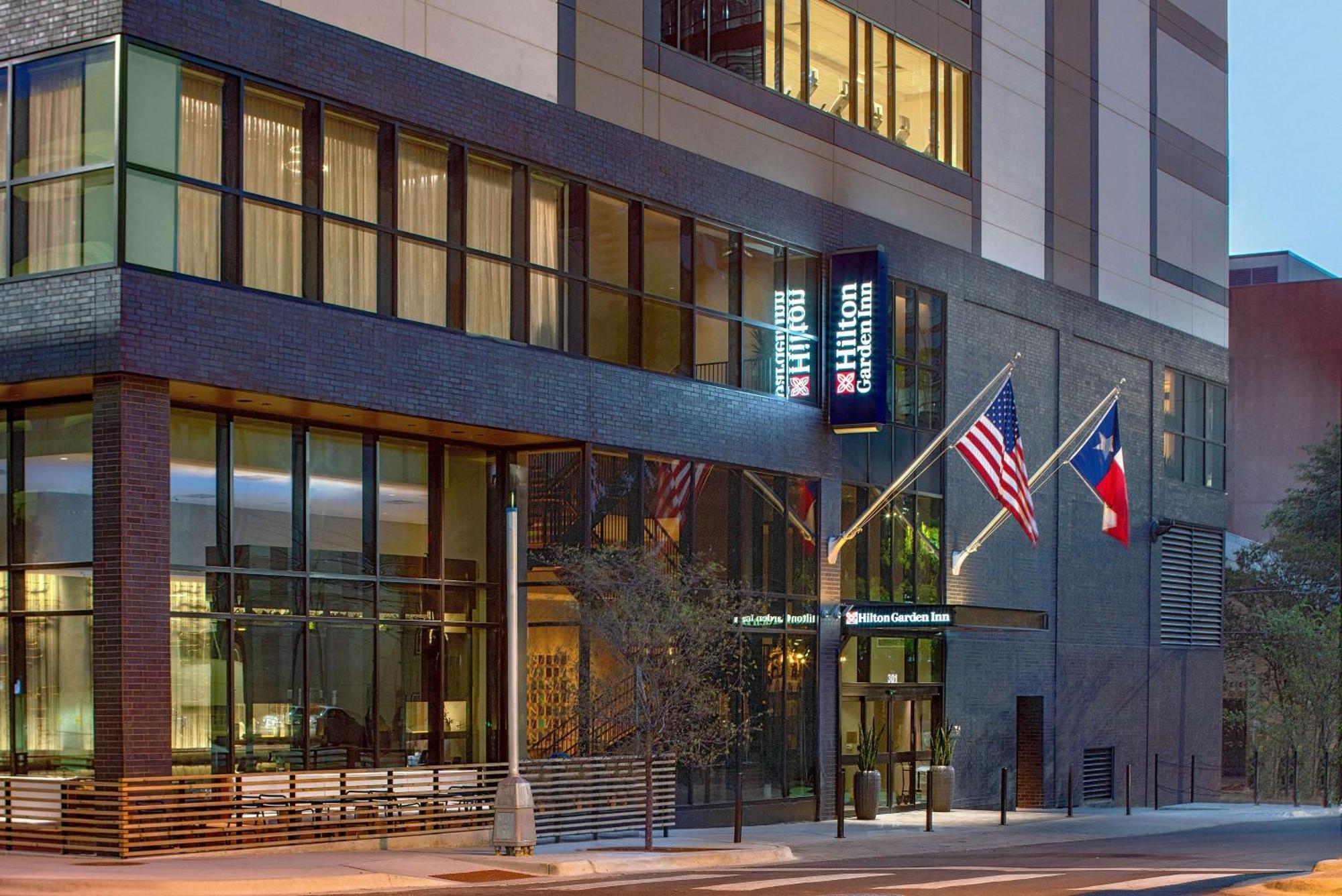 Hilton Garden Inn Austin University Capitol District Exterior foto